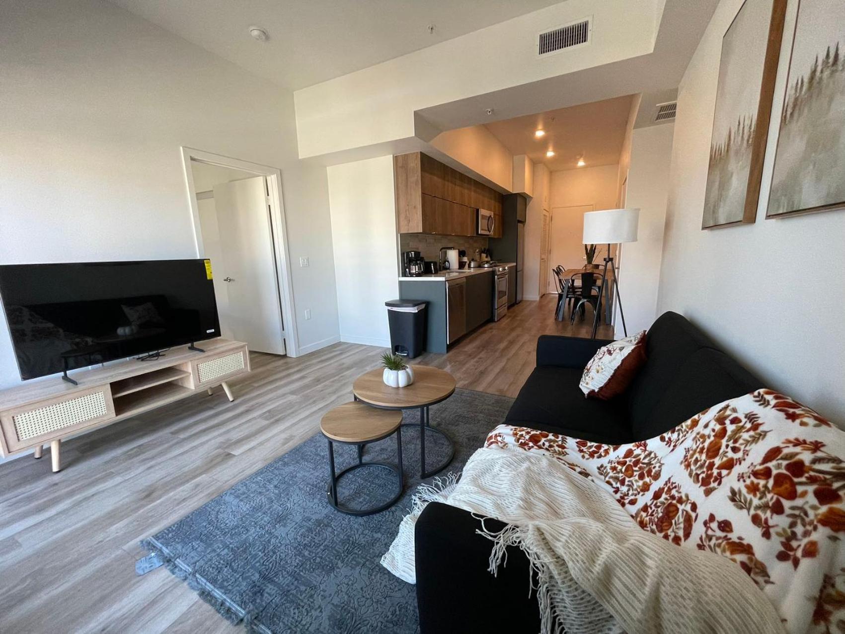 לוס אנג'לס Elegant Retreat In The Heart Of La, Discover Your Lavish Hideaway מראה חיצוני תמונה